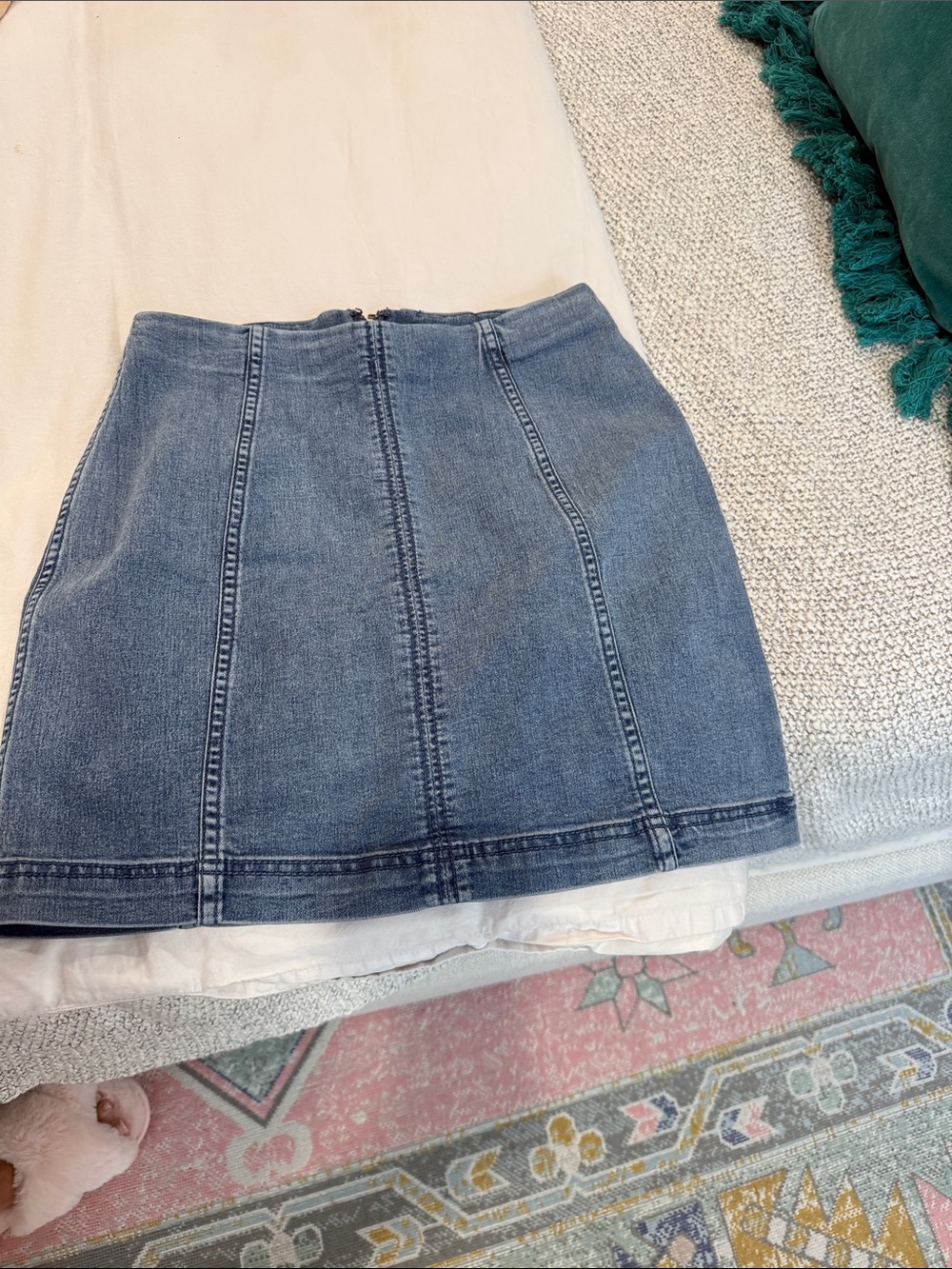 Free people mini Jean skirt size 6